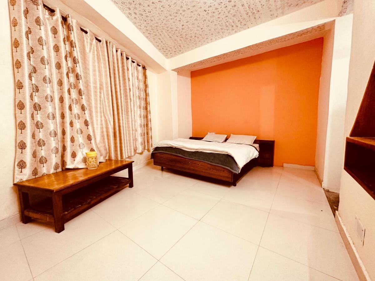 Hotel D Kanchan Manali Buitenkant foto
