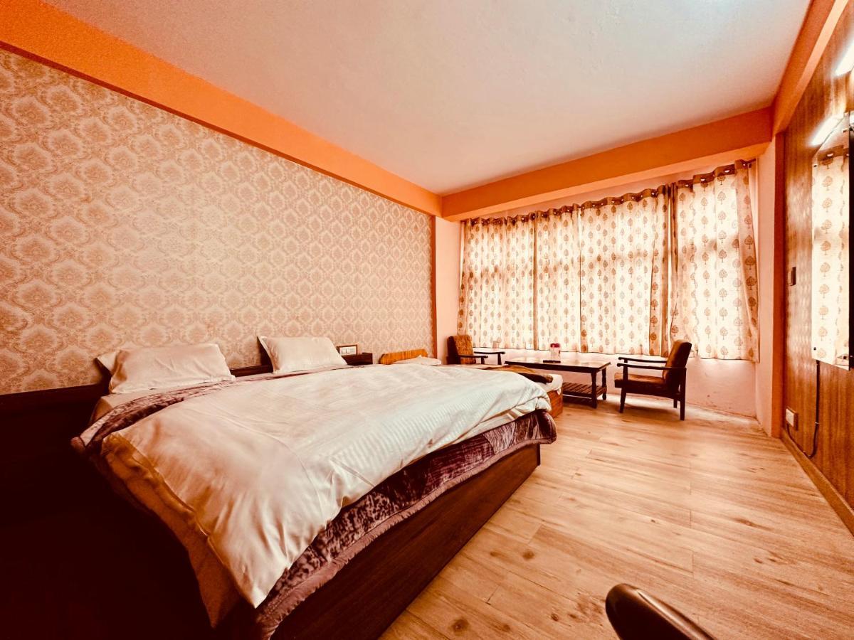 Hotel D Kanchan Manali Buitenkant foto