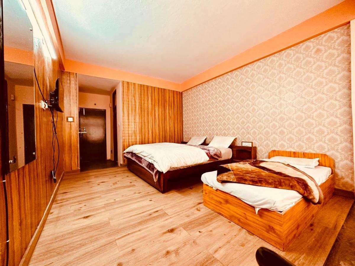Hotel D Kanchan Manali Buitenkant foto