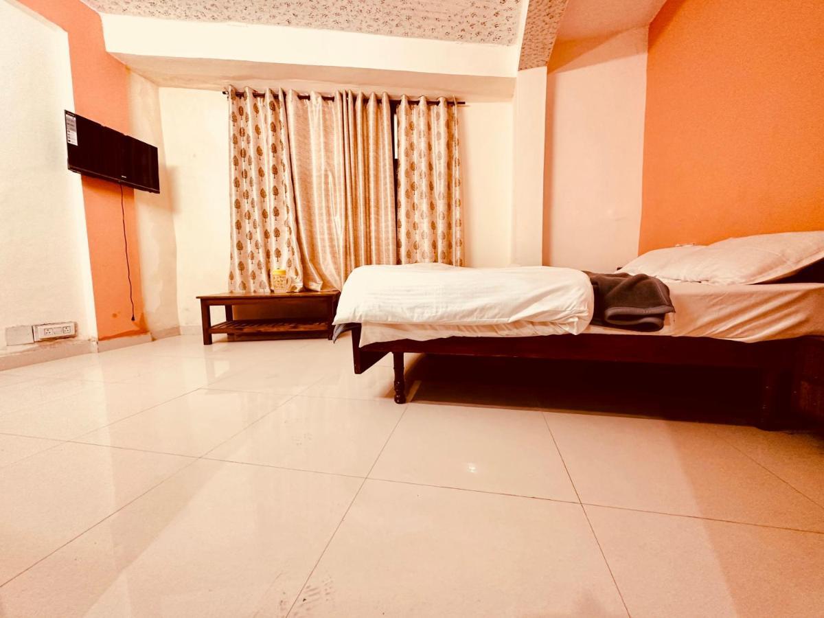 Hotel D Kanchan Manali Buitenkant foto