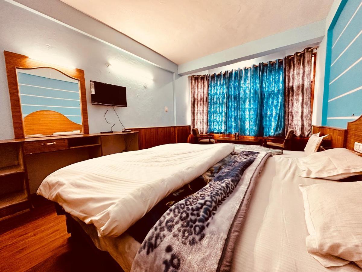 Hotel D Kanchan Manali Buitenkant foto