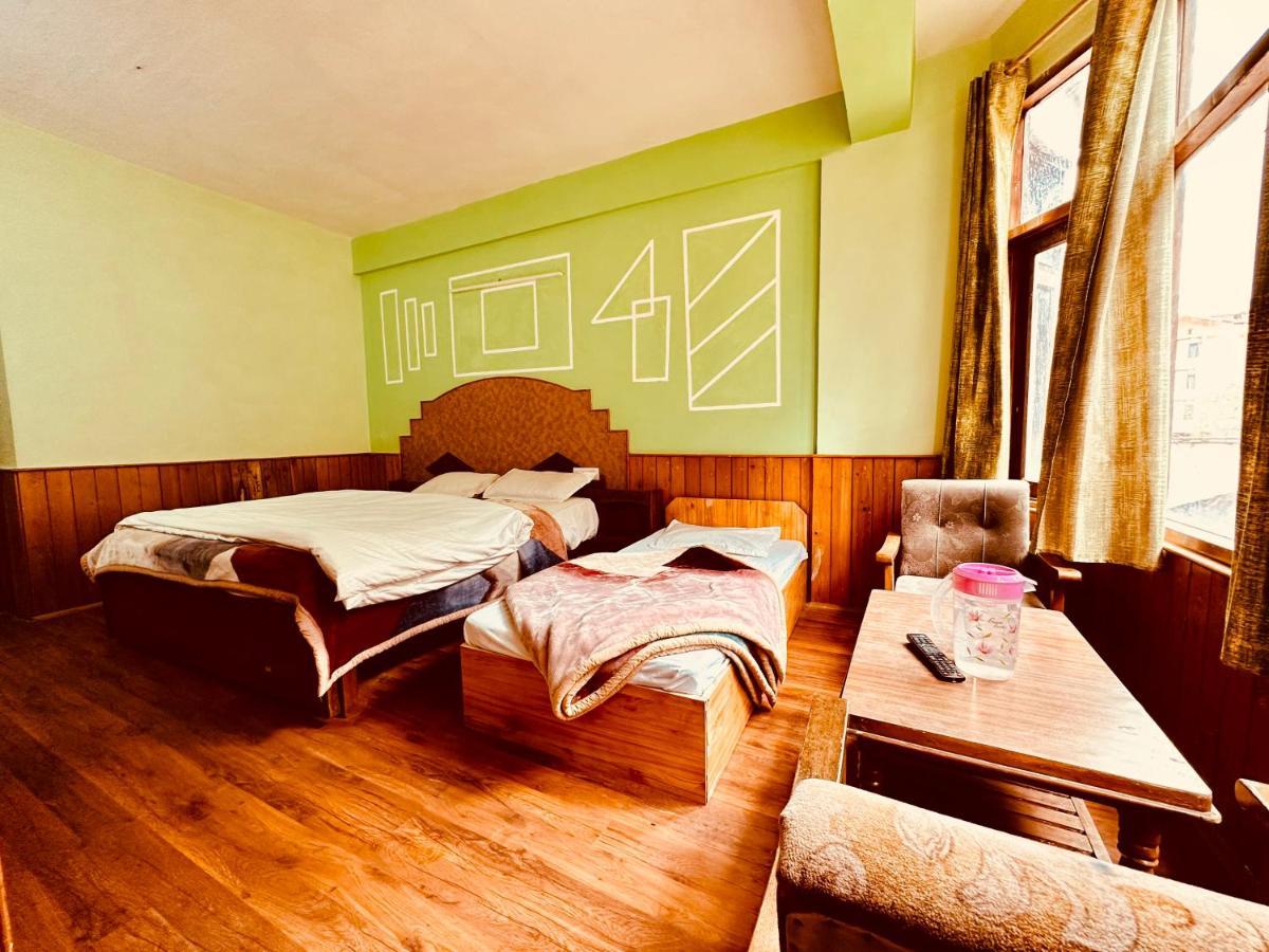 Hotel D Kanchan Manali Buitenkant foto