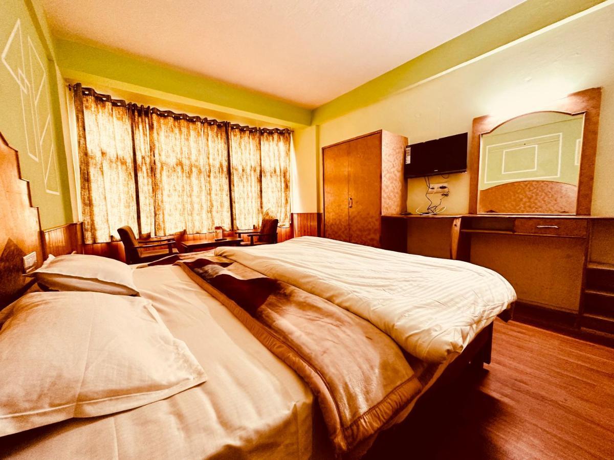 Hotel D Kanchan Manali Buitenkant foto